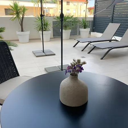 Superior With Private Jacuzzi Apartament
